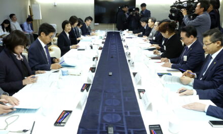 내년 장기요양보험료 517원 인상, 돌봄체계 강화