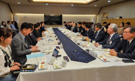 [사설] 요양보호사 가산제도 부활 추진 및 처우 개선