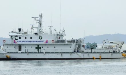 통합돌봄 본사업 앞두고 인천 병원선 ‘건강옹진호’ 도서 주민 건강 지키는 현장 점검