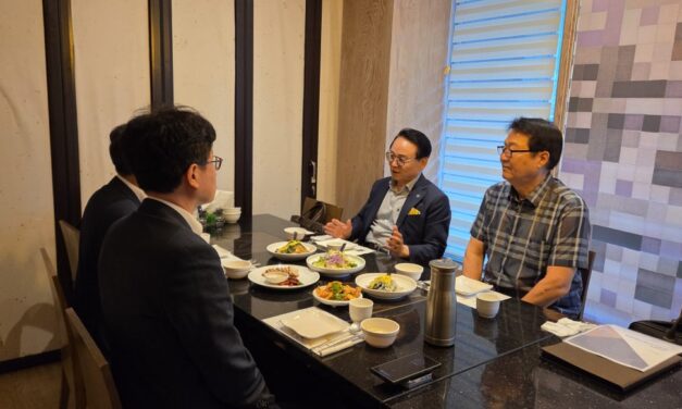 한국노인복지중앙회, 양성일 전 보건복지부 차관과 노인장기요양제도 발전 위한 정책 간담회 개최